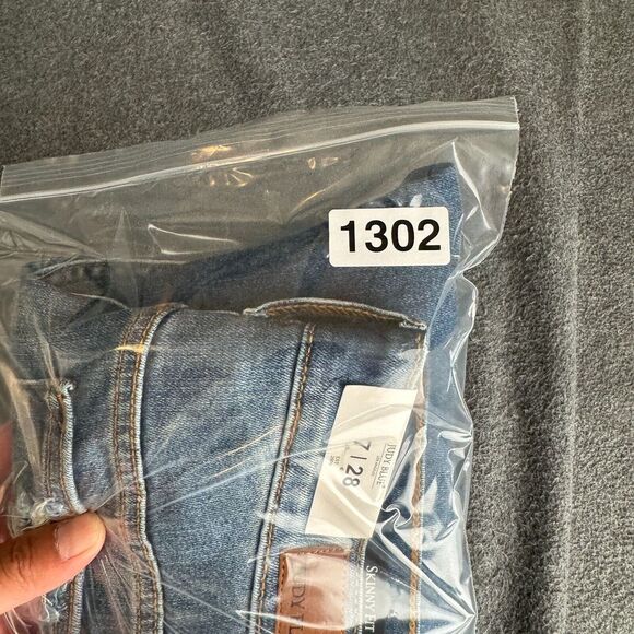 NWT Judy Blue Jeans Womens 28W/7 High Waist Skinny Fit Stretch Distressed Ladies - Picture 9 of 9